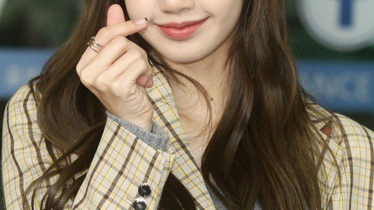 Black Pinkのリサの髪型が激イメチェン 前髪なしのヘアスタイルが世界中で話題に Hot Breeze Cafe